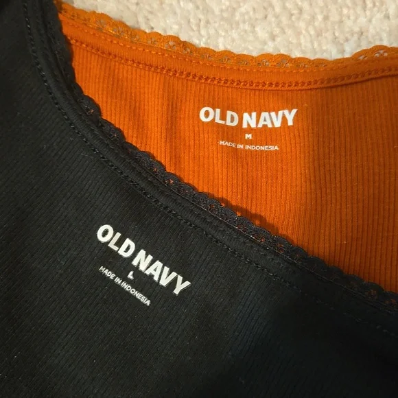 Old Navy Cinched Ribbed Knit Crop Tank Bundle - Picture 5 of 9